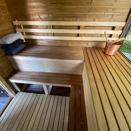 Tiny In Nature With Finnish Sauna ロッジ