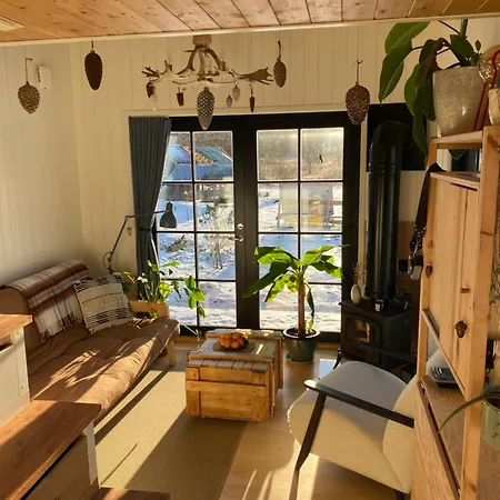 Tiny In Nature With Finnish Sauna ロッジ