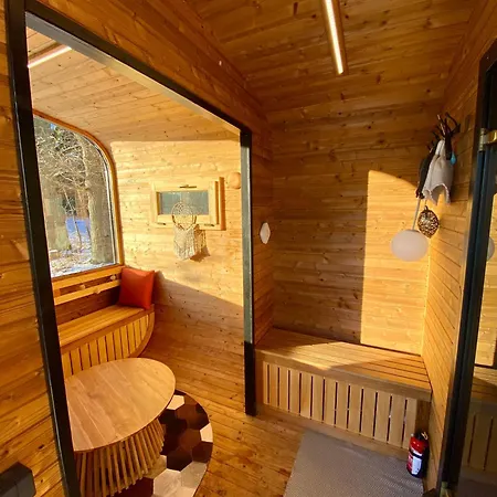 ロッジ Tiny In Nature With Finnish Sauna