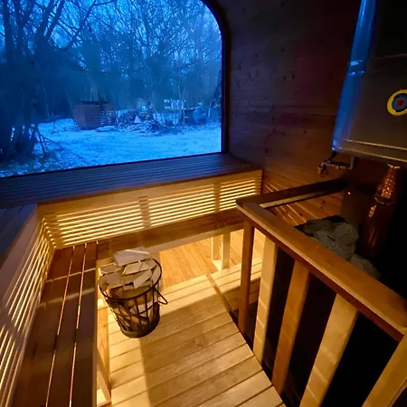 Tiny In Nature With Finnish Sauna パルティスキ
